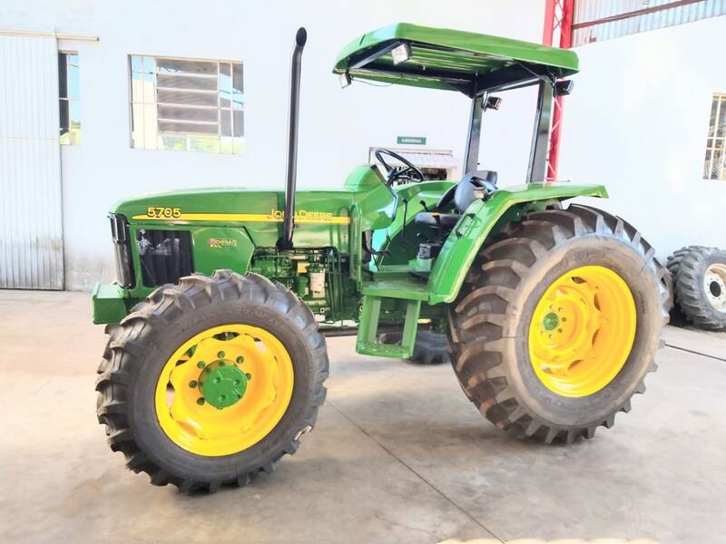 TRATOR JOHN DEERE 5705 - 4X4 - ANO 2007 - VENDIDO